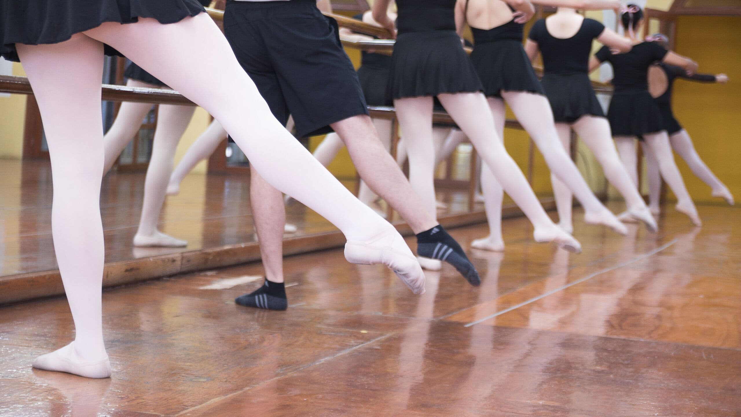 Pies en relevé durante la clase